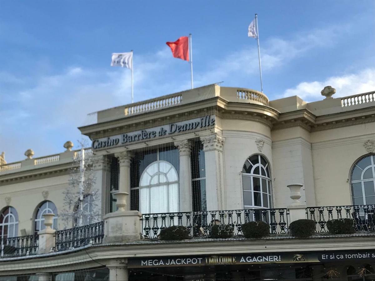 Le Royal Apartment Deauville Exterior photo